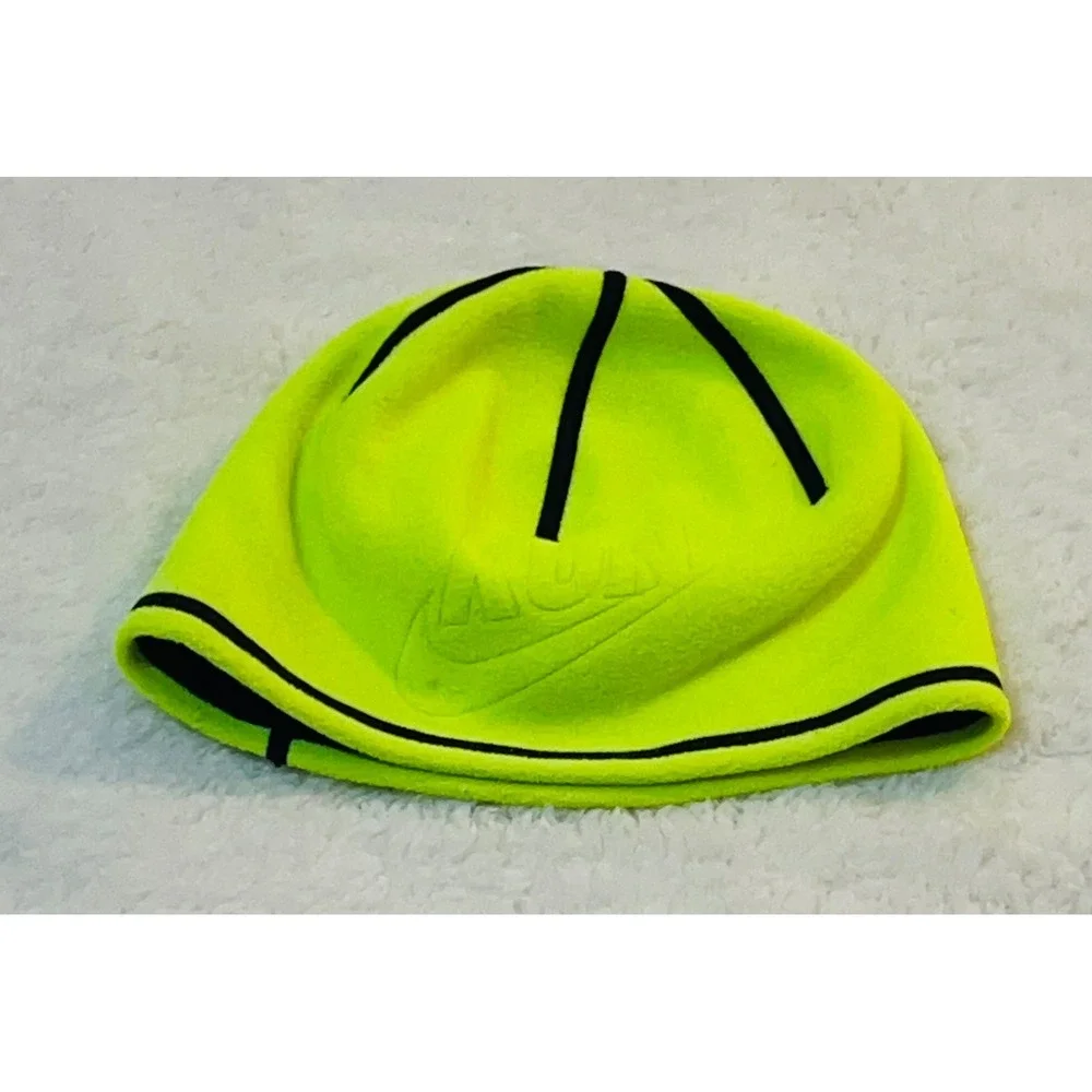 Nike Therma-FIT Reversible Beanie Men Black Neon Green Reflective Running Hat